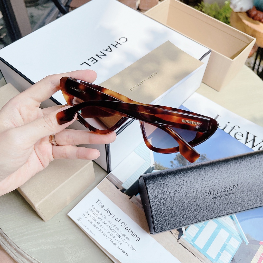 Kính mát Burberry gọng nâu havana, mắt nâu trà, mắt mèo