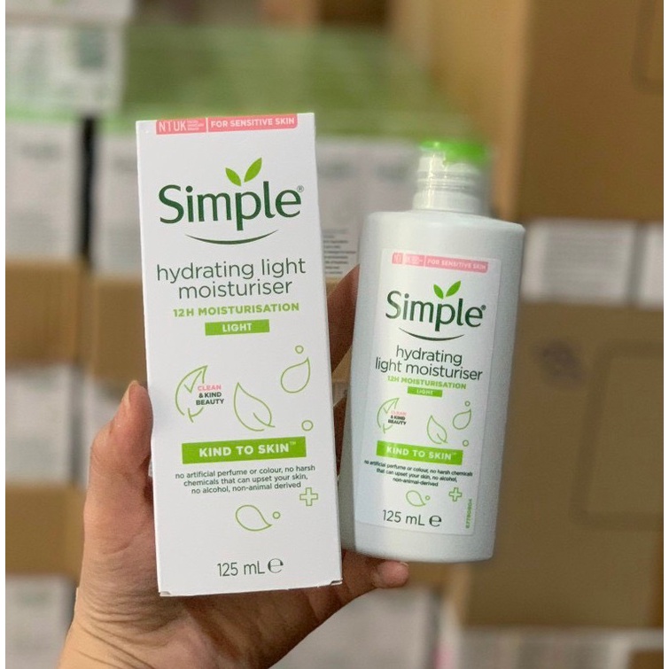 Sữa Dưỡng Da Simple Kind To Skin Hydrating Light Moisturiser 125 ml.