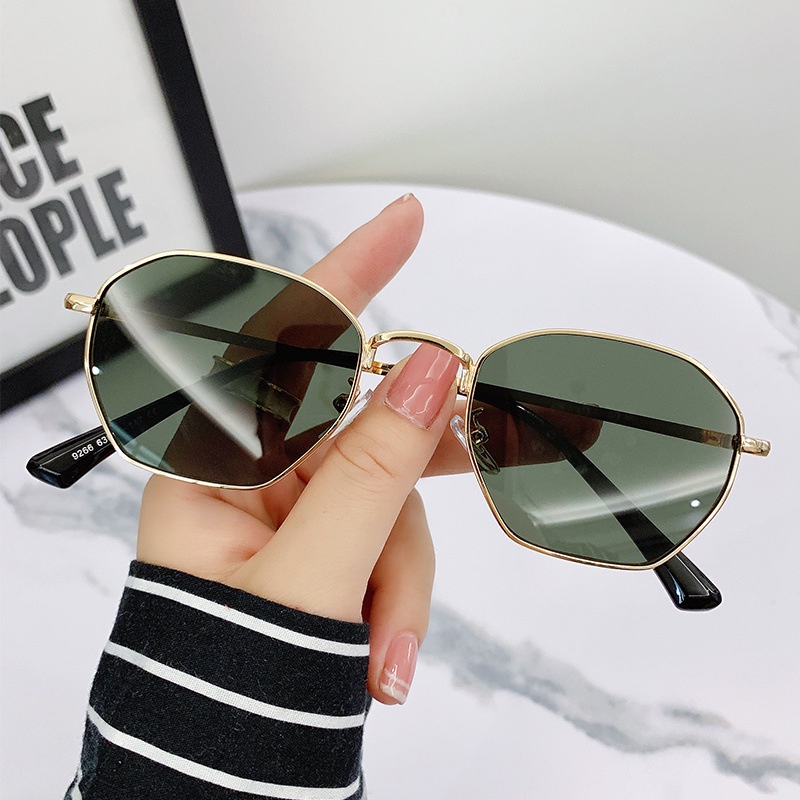 Kính Mát Chống Nắng Thiết Kế Độc Đáo Thời Trang Cho Nữ
