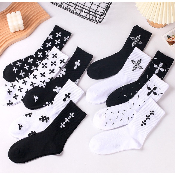 Vớ Tất cao cổ Nam Nữ phong cách thể thao, trẻ trung, cá tính.