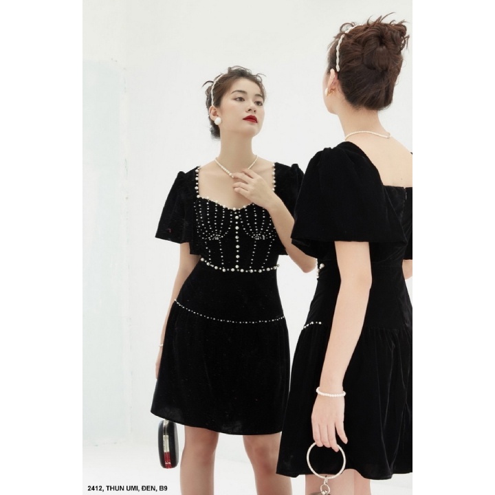 ĐẦM CỔ VUÔNG TAY NGẮN ĐÍNH CƯỜM 2412