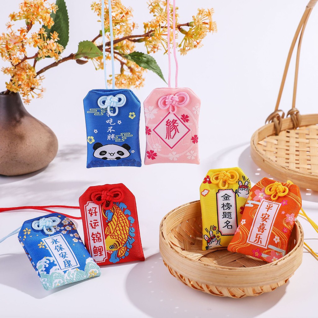 ( nhiều mẫu ) Túi Phước May Mắn Omamori Bọc Vỏ Silicon treo trang trí tình duyên tài lộc học tập bình an
