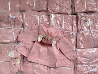 Áo khoác mèo hồng H&M