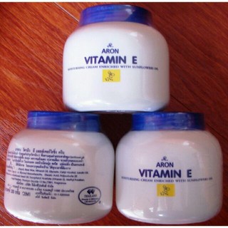 Kem dưỡng ẩm và làm trắng da vitamin E Thái Lan