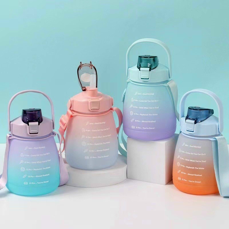 Bình nước cute cho bé có ống hút chia vạch nhắc giờ uống nước màu xinh xắn JIMADO 1.3l D2.082.TI