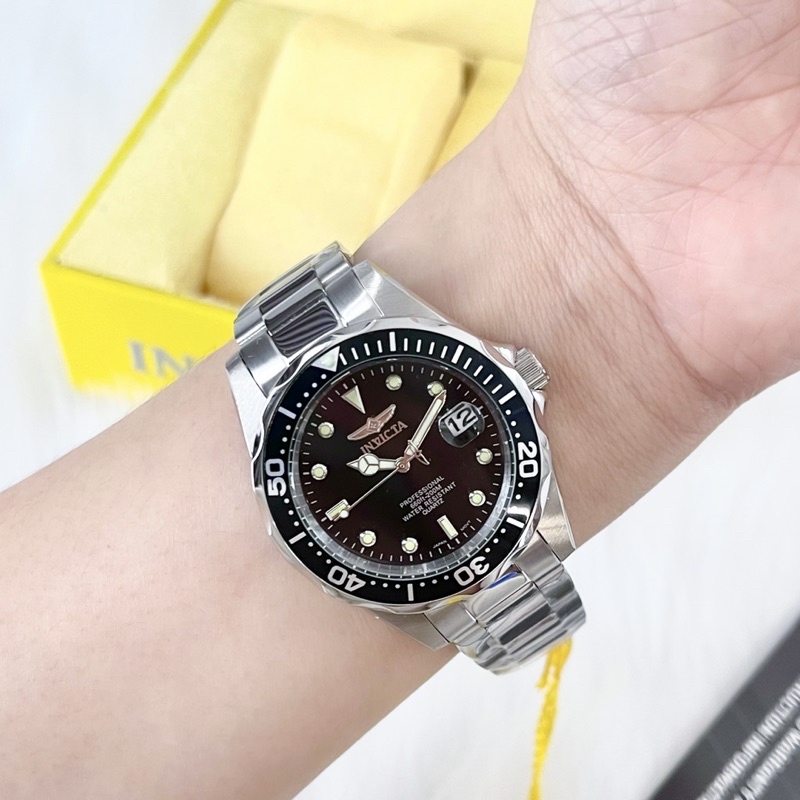 Đồng hồ nam INVICTA model 8932 dáng Diver thợ lặn nam tính