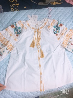 Áo sơ mi thêu hoa