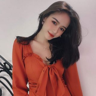Đầm tay dài bèo cột ngực