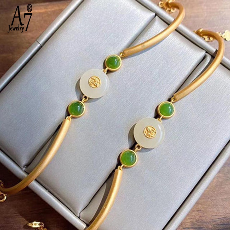 Vòng tay đá ngọc bích màu vàng sang trọng