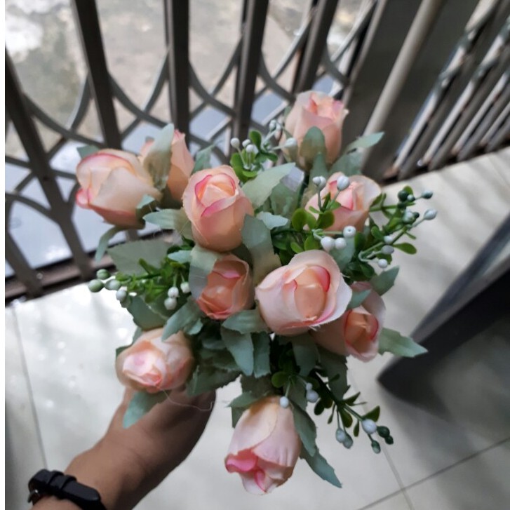 Hoa giả, hoa tự cắm, hoa hồng búp hiện đại