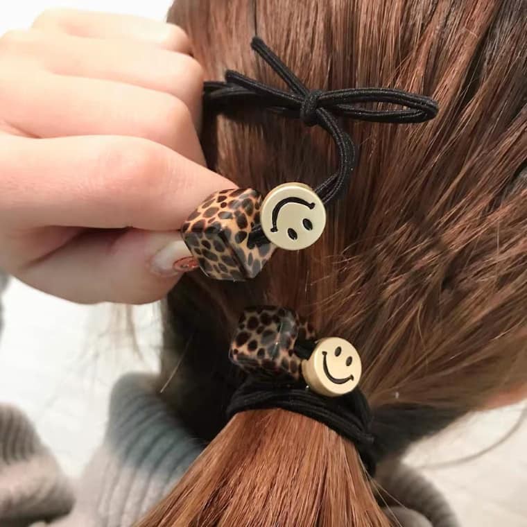 Dây cột tóc mặt cười hình vuông