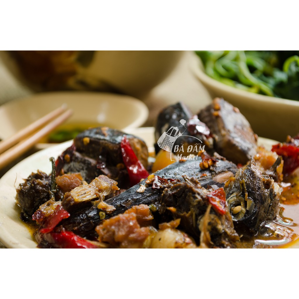 HỘP CÁ NGỪ Ồ LƯỚI KHO THỊT BA CHỈ XỐT THƠM ỚT CAY 300GR | BigBuy360 - bigbuy360.vn
