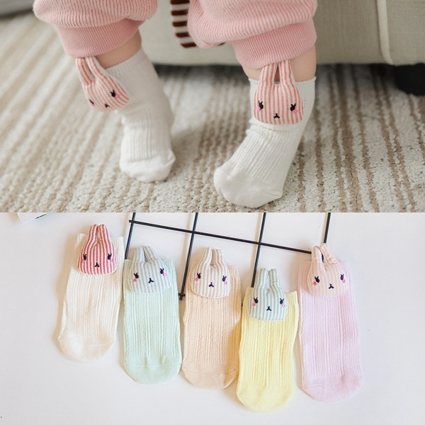 Hộp 4 đôi tất vớ dáng dài cho bé sơ sinh chất cotton mềm mại, họa tiết thỏ bông xinh xắn
