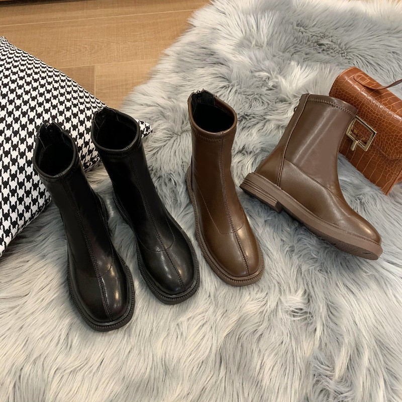 Giày Boot Cổ Ngắn Mũi Vuông Đế Bằng Màu Nâu Phong Cách Mới