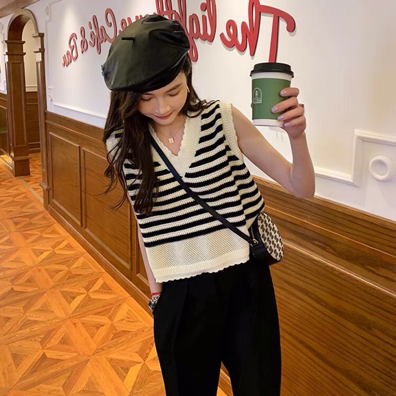 Áo ba lỗ cổ V Forgirl sọc ngang phối viền cá tính