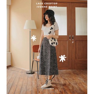 Set áo croptop trắng viền ren + chân váy midi hoa cúc