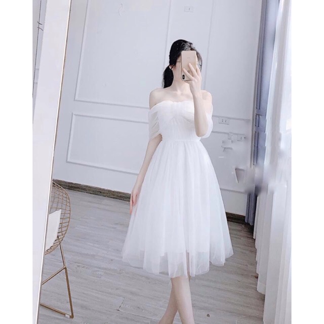 Váy công chúa trễ vai