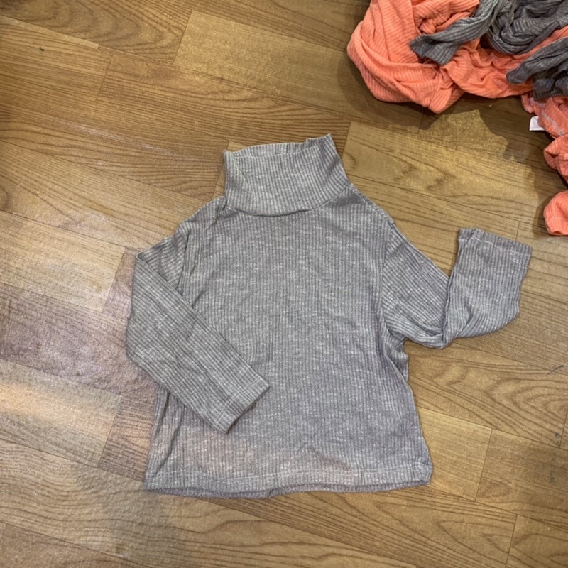 Áo cotton len cổ lọ bé gái nhí hàng lên từ vải dư