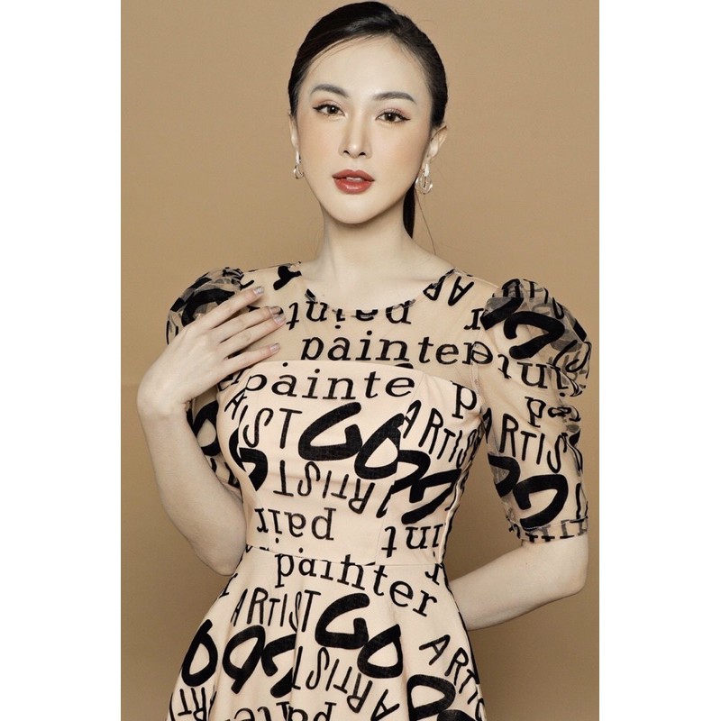 Đầm xoè in chữ tay lỡ | BigBuy360 - bigbuy360.vn