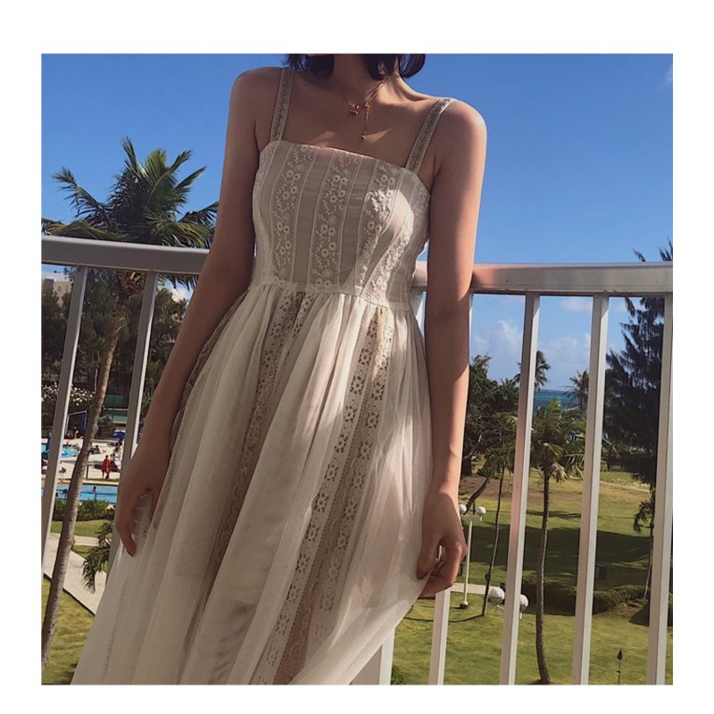 Váy ren hoa 2 dây xoè tiểu thư