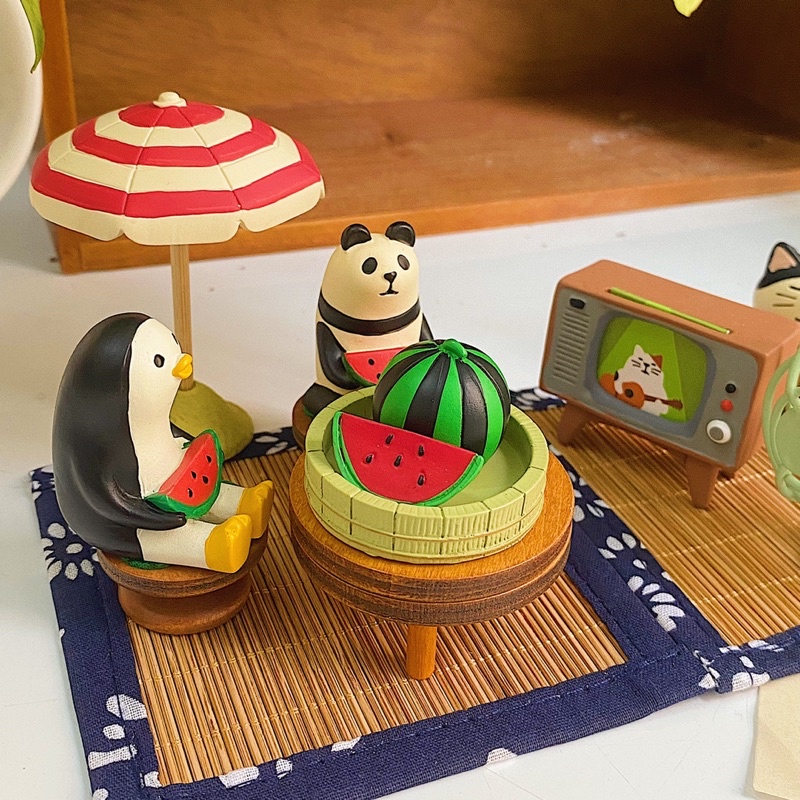 Mô hình mèo chủ đề dưới tán cây mùa hè dưa hấu