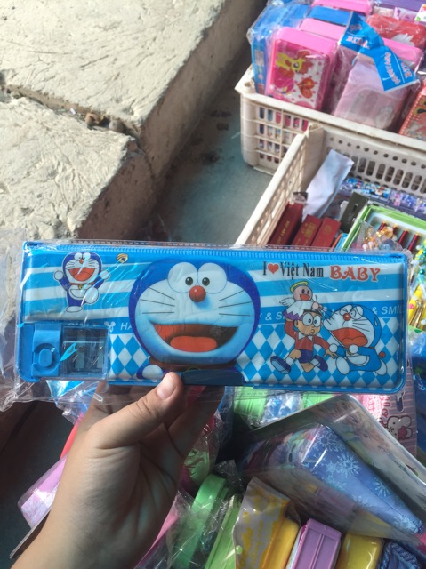 Hộp đựng bút học sinh