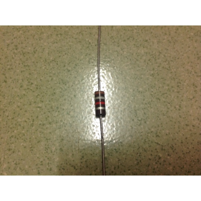 Điện trở 1,8k -1/2w