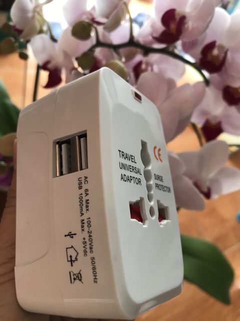 [ Hàng Chuẩn Loại 1] Ổ cắm điện du lịch 2 cổng USB quốc tế [UNIVERSAL TRAVEL ADAPTOR]