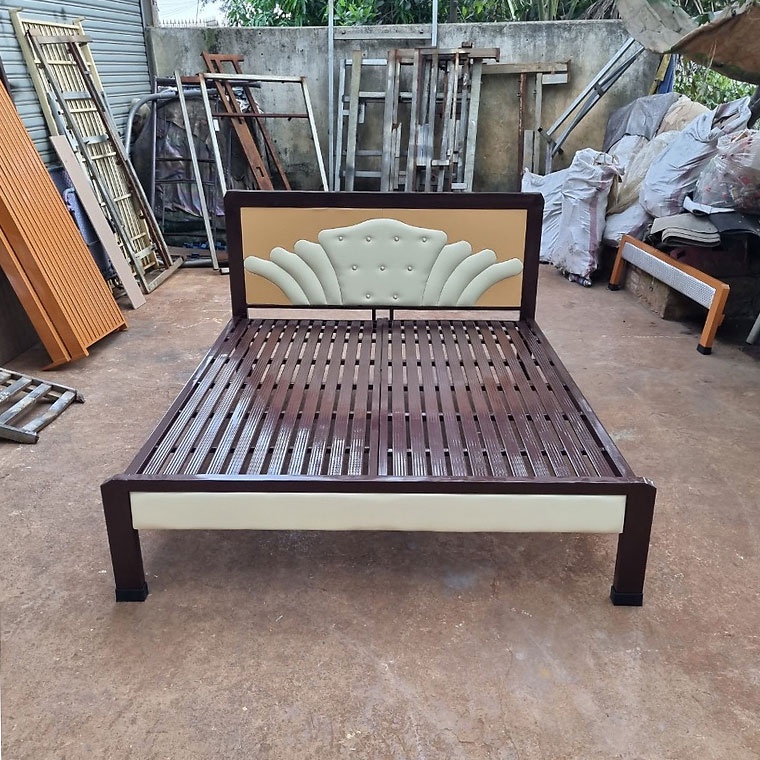 Giường sắt hộp giả gỗ 1m 1m2 1m4 1m6 1m8 2m cho trẻ em và người lớn HCM - Giường sắt hộp