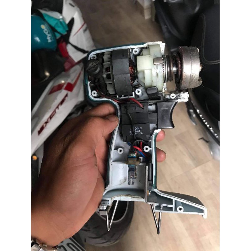 máy khoan pin CIDS 14.4V