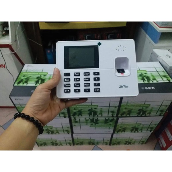 Máy chấm công vân tay ZKTeco K60