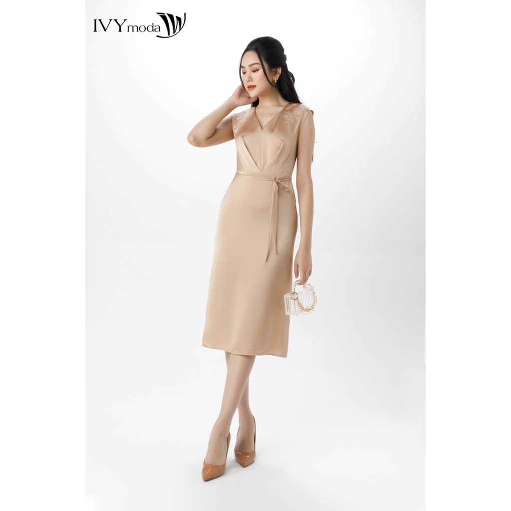 Đầm lụa phối hoa thêu IVY moda MS 41M7458