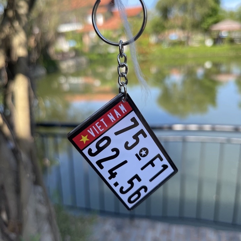 Móc khoá mica in biển số xe theo yêu cầu