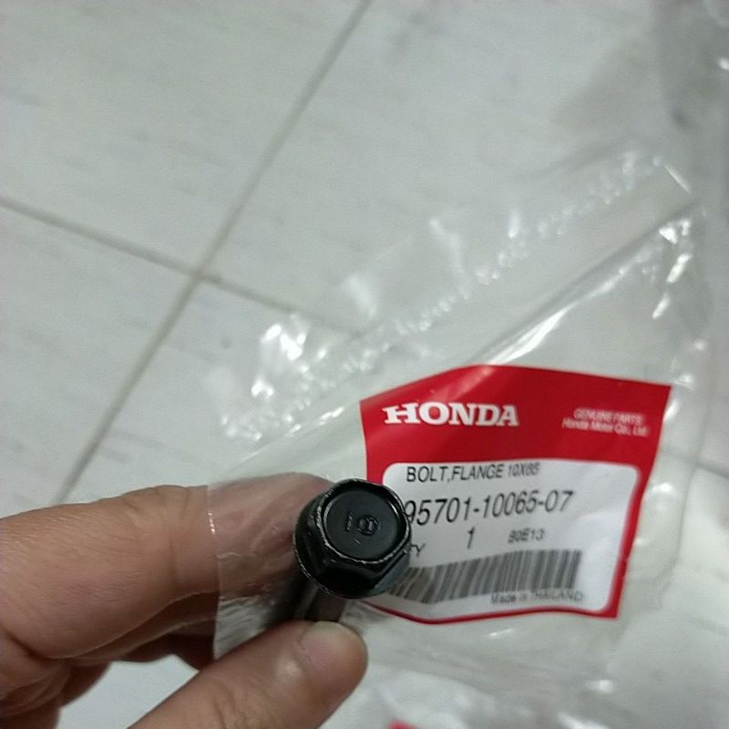 Ốc bắt pô Honda Vario 150/ Air Blade 125