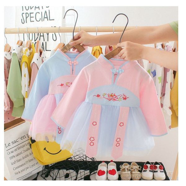 Váy cổ trang cho bé