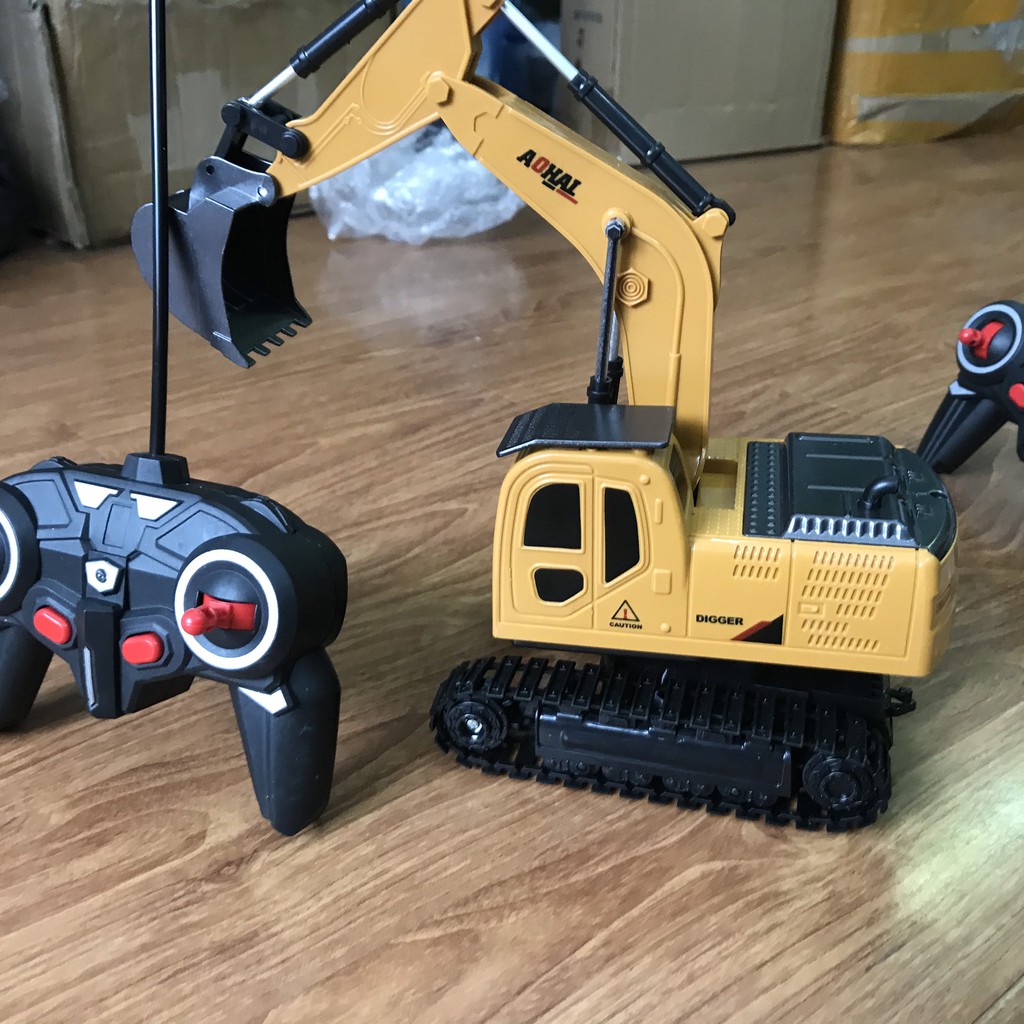 Xe Máy xúc hợp kim điều khiển từ xa quay 360 - Máy cuốc múc súc đồ chơi điều khiển