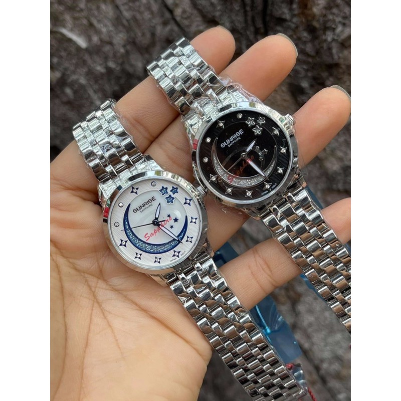 ĐỒNG HỒ NỮ SUNRISE CHÍNH HÃNG TRĂNG SAO LẤP LÁNH CÙNG VIÊN HỘT MẶT KÍNH SAPPHIRE CHỐNG TRẦY SIZE 30mm