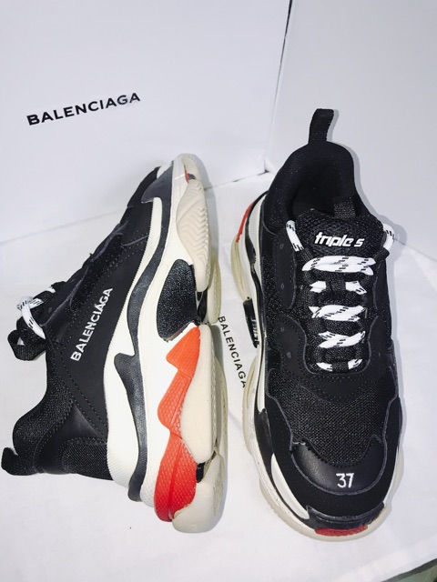 BALENCIAGA Triple S