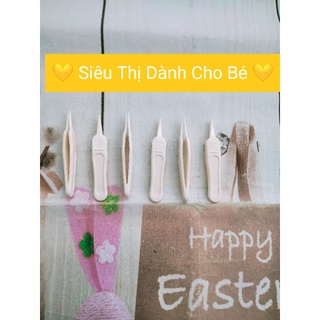Gắp gỉ mũi cho bé