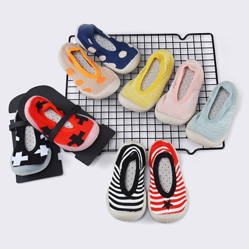 Tất cotton đế silicone chống trượt cho bé tập đi