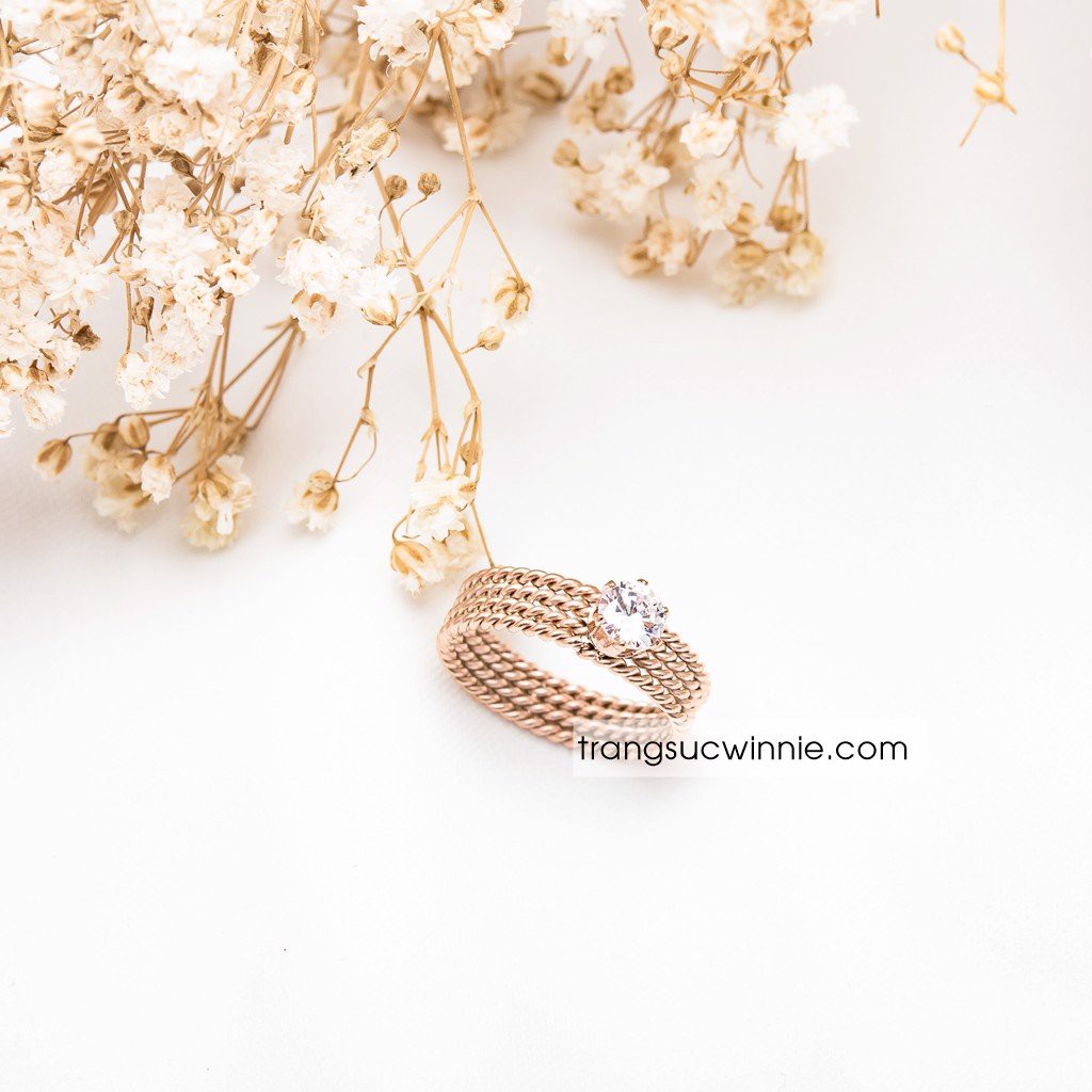 Nhẫn nữ titan diamond twist