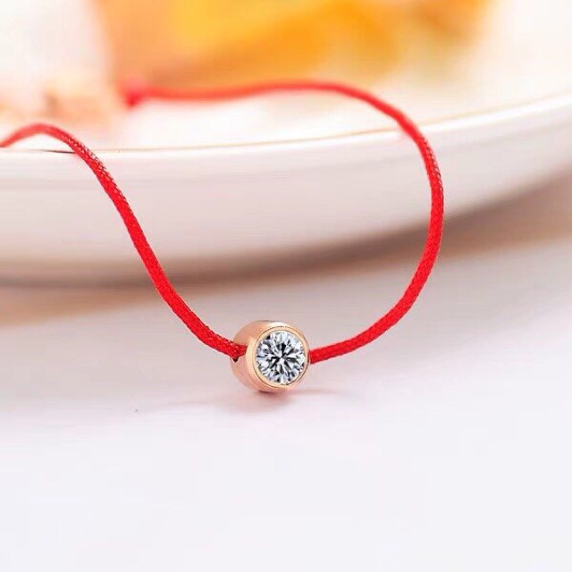 Vòng tay chỉ đỏ kim vàng titan [ Tặng hộp siêu xinh] - Thái lan [ Có trì chú] | BigBuy360 - bigbuy360.vn