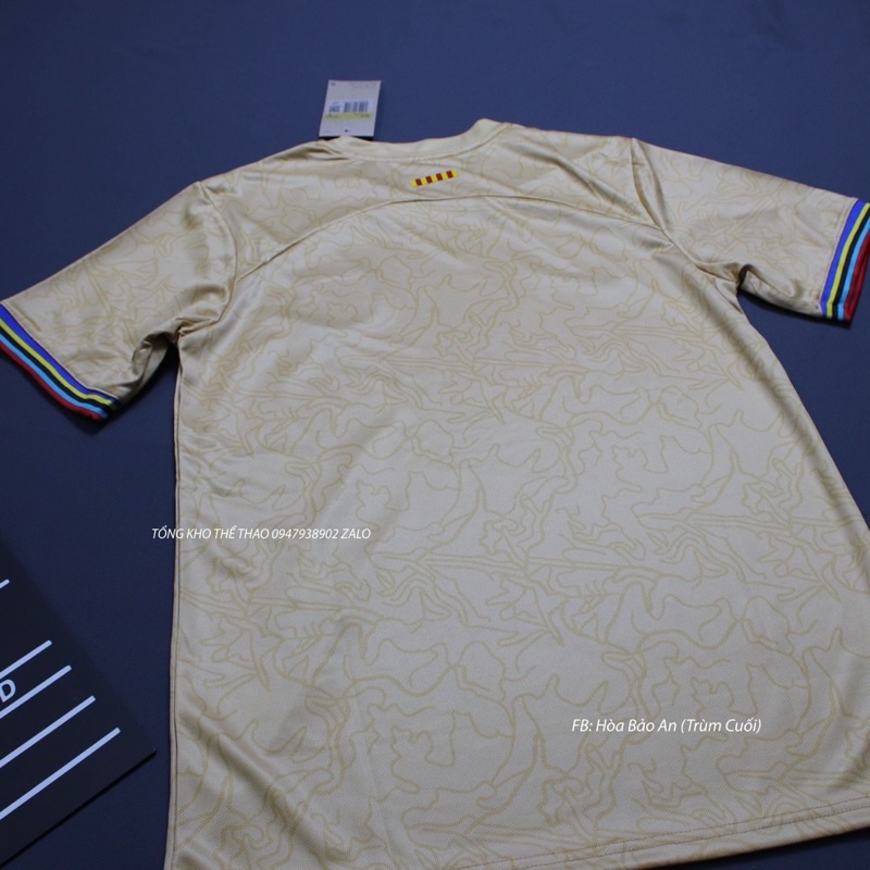 Bộ quần áo đá banh CLB Barca màu kem 2023 hàng cao cấp Thailand