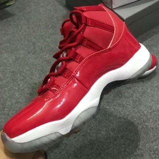 Jordan 11 đỏ