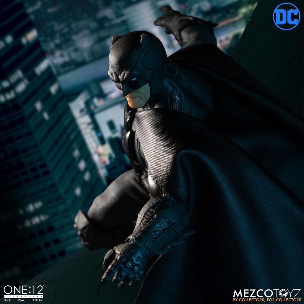 [Order báo giá] Mô hình chính hãng Mezco: Batman Supreme Knight