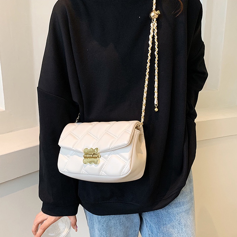 Túi đeo chéo dáng vuông nhỏ Ielgy đính hạt dễ phối đồ thời trang cho bạn gái