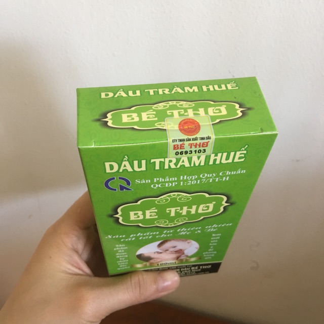 DẦU TRÀM BÉ THƠ CHÍNH HÃNG CỦA HUẾ- CHAI 100ML. HÌNH THẬT- CÓ TEM CHỐNG GIẢ