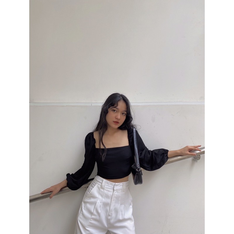 Áo croptop dài tay đen - Black Emmy Shirt | BigBuy360 - bigbuy360.vn