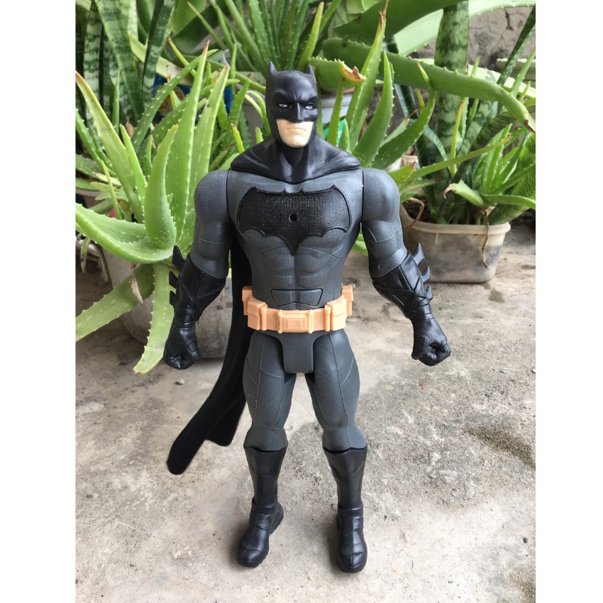 Đồ Chơi Mô Hình Siêu Anh Hùng Batman Nhựa Đặc Cao 30cm Có Đèn Led Đỏ Và Phát Nhạc Cho Bé Thích Sưu Tầm - Teemostores