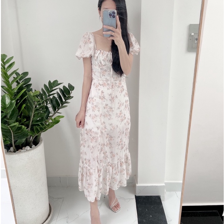 Đầm hoa cổ vuông nhún ngực xẻ tà vải hoa trơn không chỉ thêu